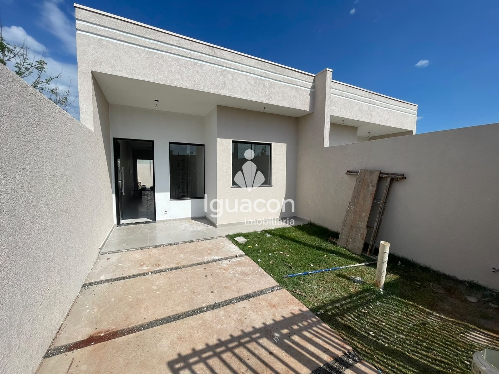 Casa 2 dormitórios em Jardim das Oliveiras, Foz do Iguaçu, foto 1