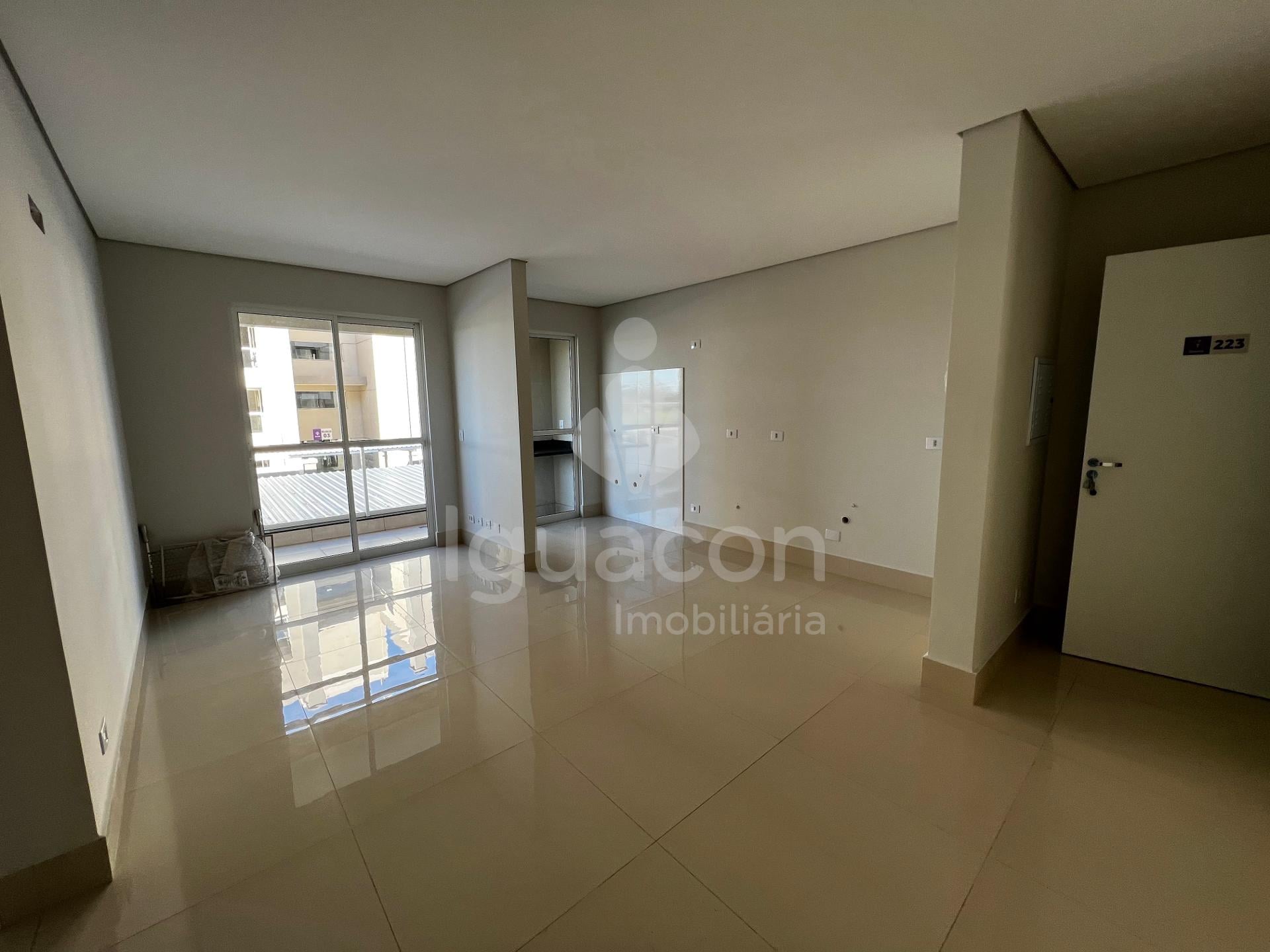 Apartamento com 02 Dormitórios sendo 01 Suíte no Residencial Tarumã — Jardim Lancaster · Foz do Iguacu