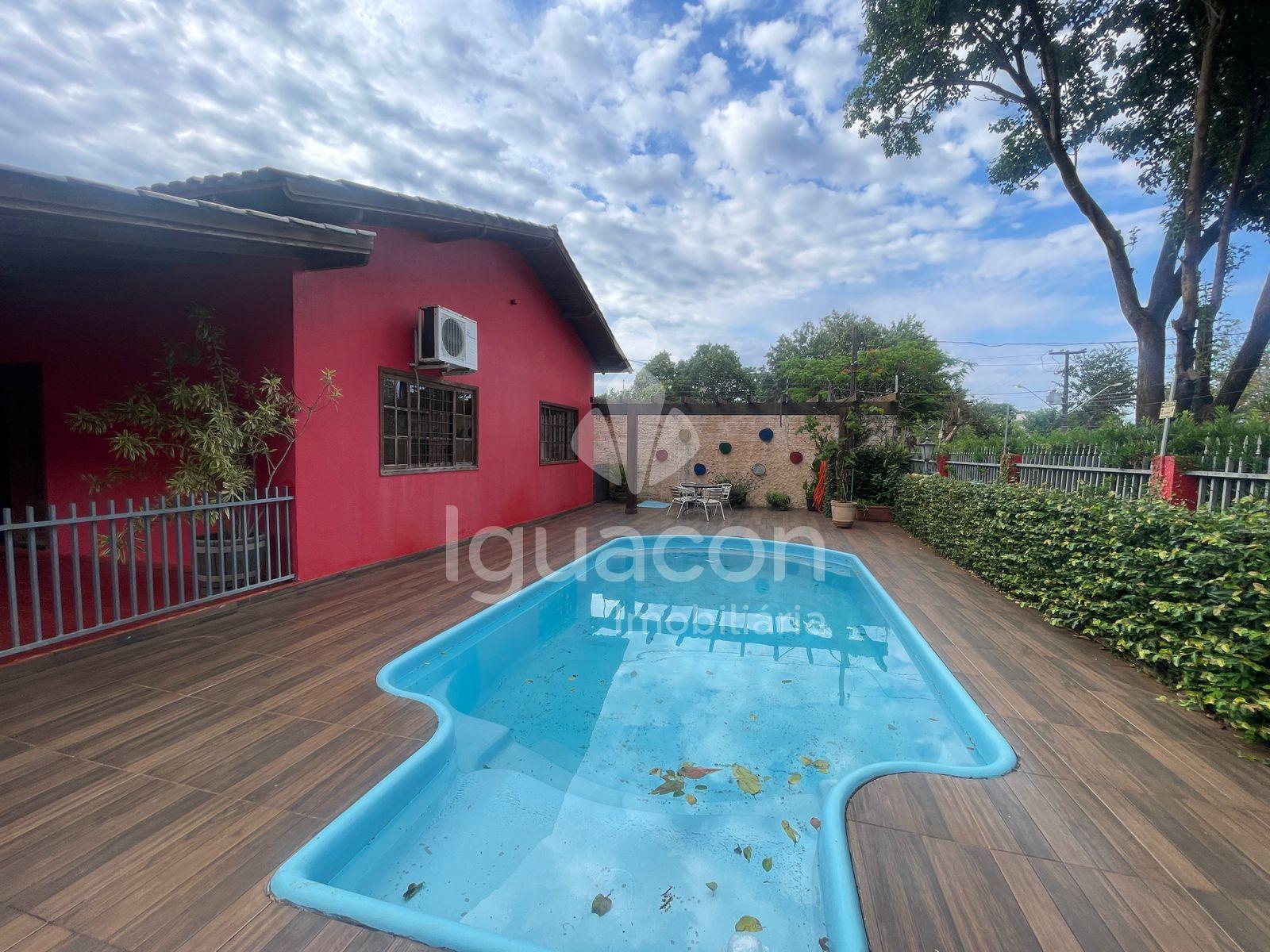 Casa com 03 Dormitórios sendo 01 Suíte e Piscina no Jardim Niterói — Jardim Niterói · Foz do Iguacu