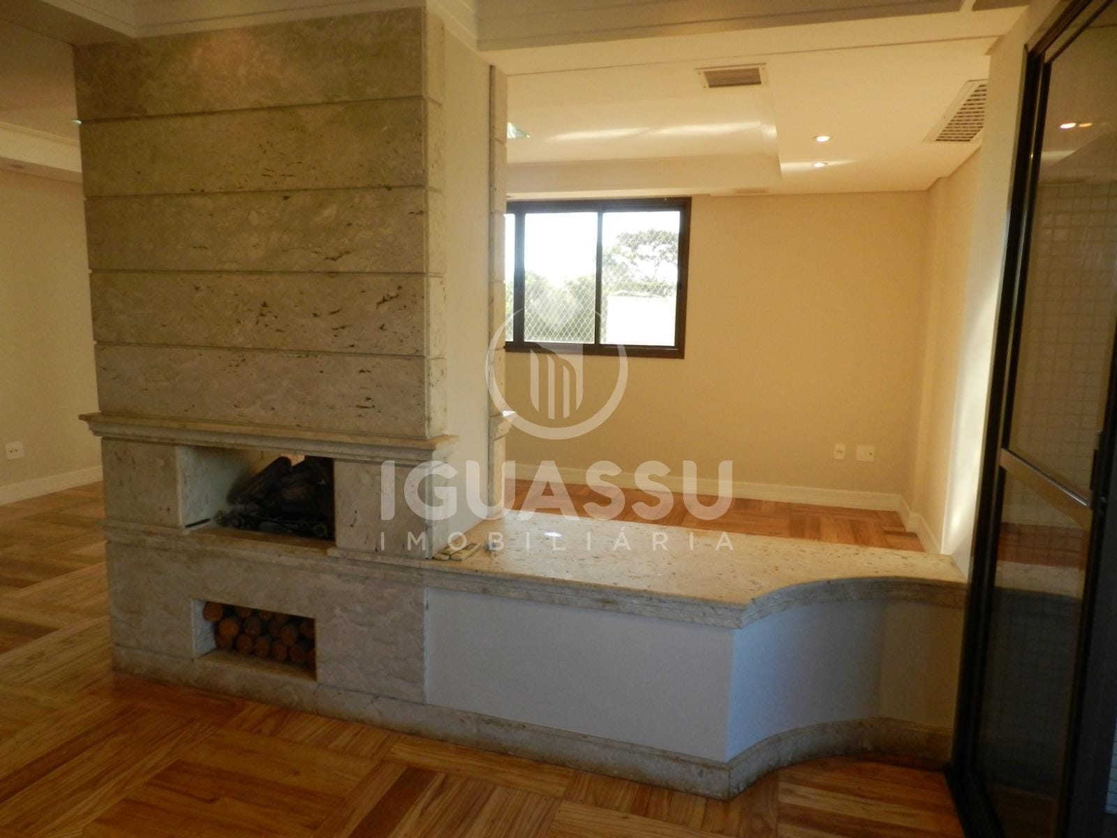 Apartamento no Edifício Maison Royale com 04 Dormitórios sendo 02 Suítes no Centro — foto 2