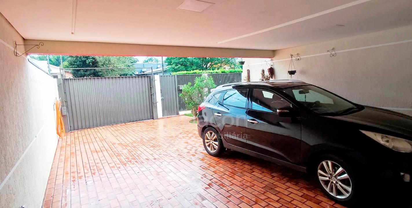 Casa com 04 Dormitórios sendo 01 Suite e Piscina na Vila Yolanda — foto 2