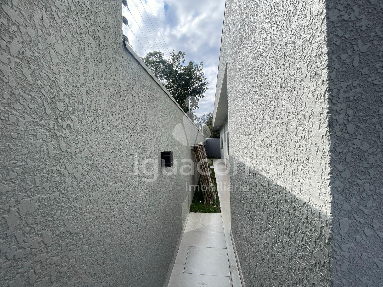 Casa com 02 Dormitórios sendo 01 Suíte e Churrasqueira no Jardim Buenos Aires — foto 14