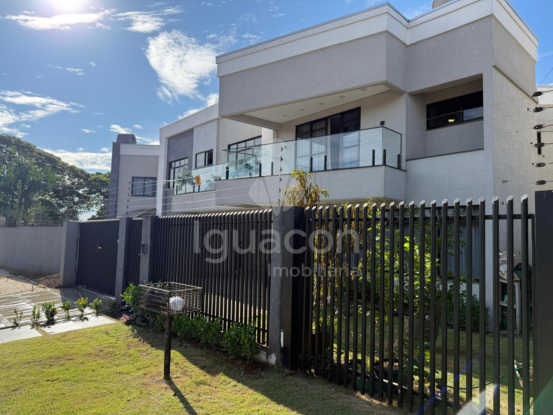 Sobrado Mobiliado com 04 Suites sendo 01 Suite Master e Piscina no Jardim Eliza — foto 2