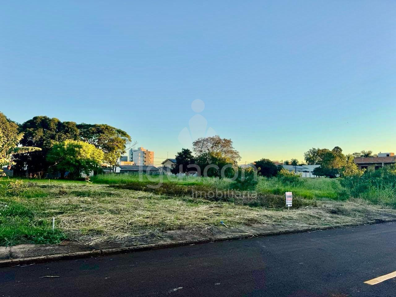 Terreno de 301,50m² no Jardim Lancaster IV próximo Super Muffato Vila A — foto 1