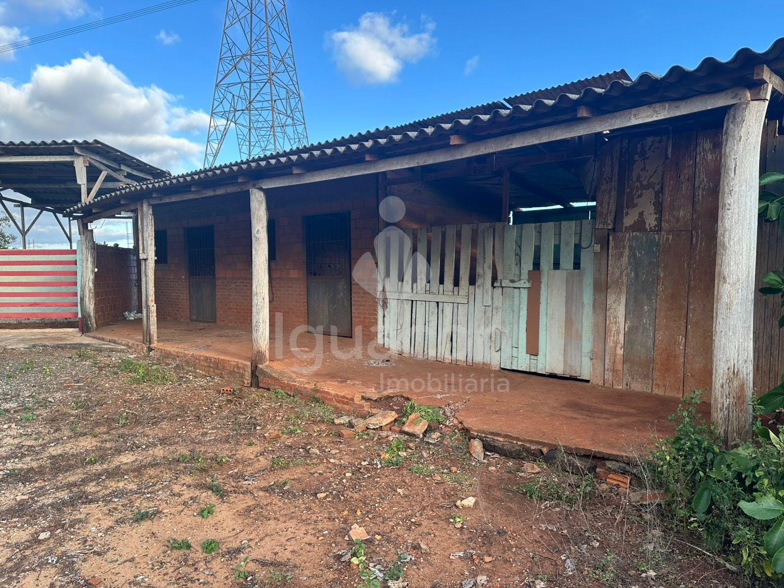 Chácara de 59.400m² com 02 Dormitórios e Ampla Área de Terra no Jardim Cedro — foto 1