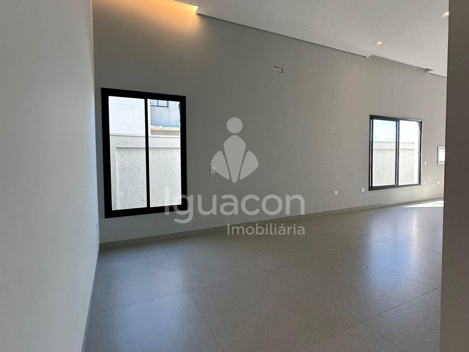 Casa com 03 Suítes e 02 vagas de garagem no Condomínio Residencial Safira. — foto 2