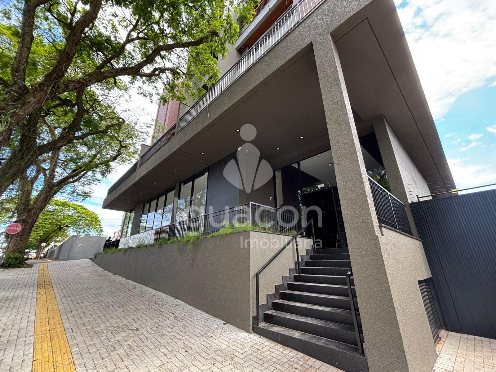 Apartamentos com 02 Dormitórios sendo 01 Suíte no Edifício Vision Iguassu — foto 1